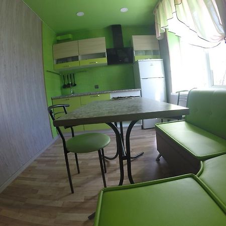 Apartament Apartmens On Khabarovskaya Krzywy Róg Zewnętrze zdjęcie